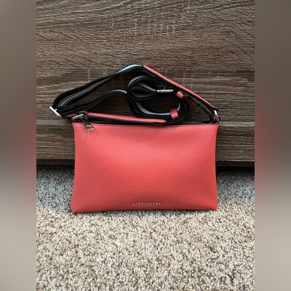 Marc Jacobs Bags Marc Jacobs The Cosmo Leather Crossbody Bag Poshmark